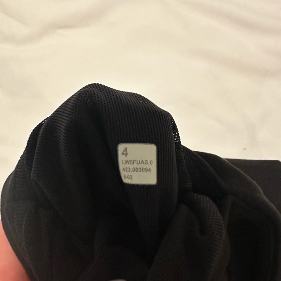 Lululemon Wunder Under black leggings - Picture 5 of 5